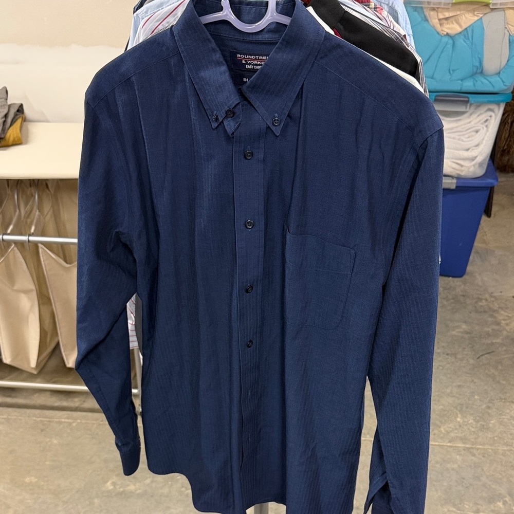 Roundtree & Yorke Men's Navy Button-Down Dress Shirt